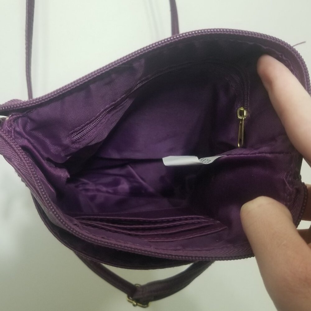 lovely purple purse w strap and several pockets - Picture 11 of 13